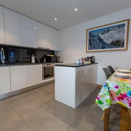 Grand Paradis B01 - Modern With Great Location * 霞慕尼